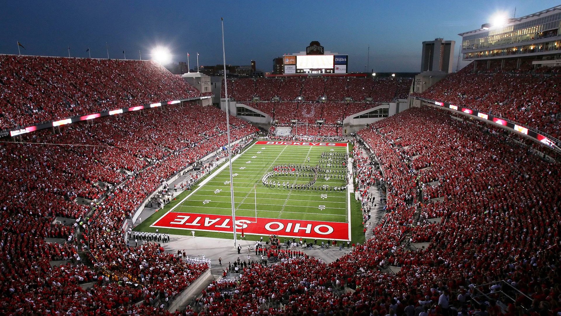 九游体育链接-“跑圈铁人”挑战100天百马，惊艳朋友圈，跑100圈视频