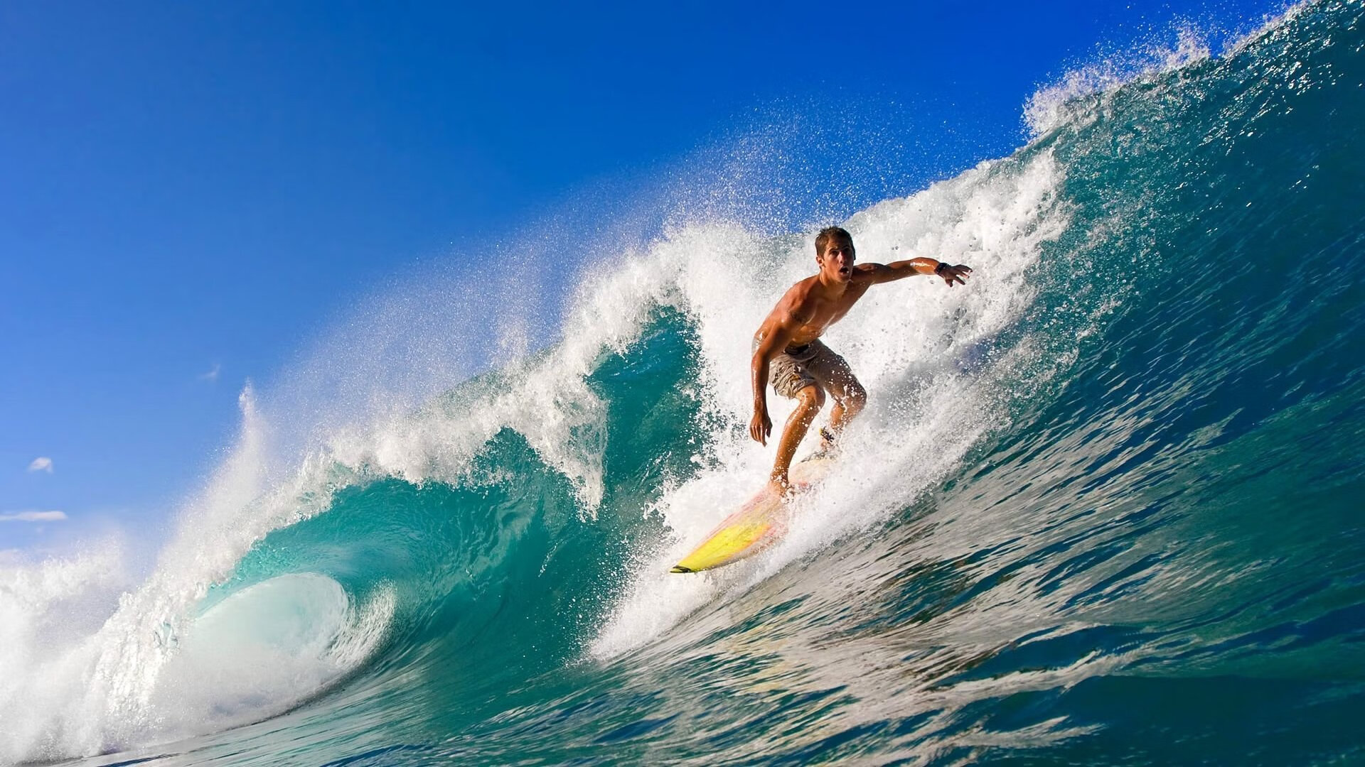 JIUYOU GAMING-水上摩托挑战：乘风破浪的极致体验，水上摩托表演视频