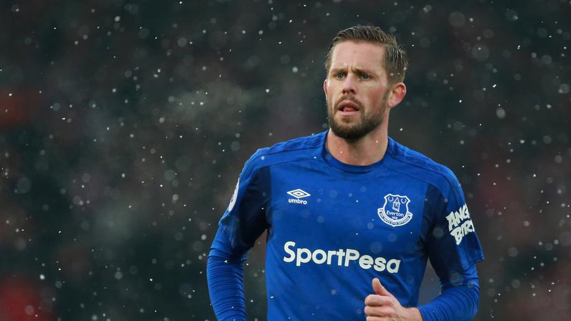 英格兰中场大师掌控比赛节奏，英格兰中场天才